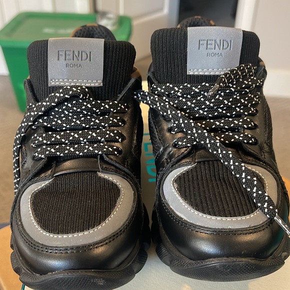 Fendi Kids Sneakers - Picture 3 of 6